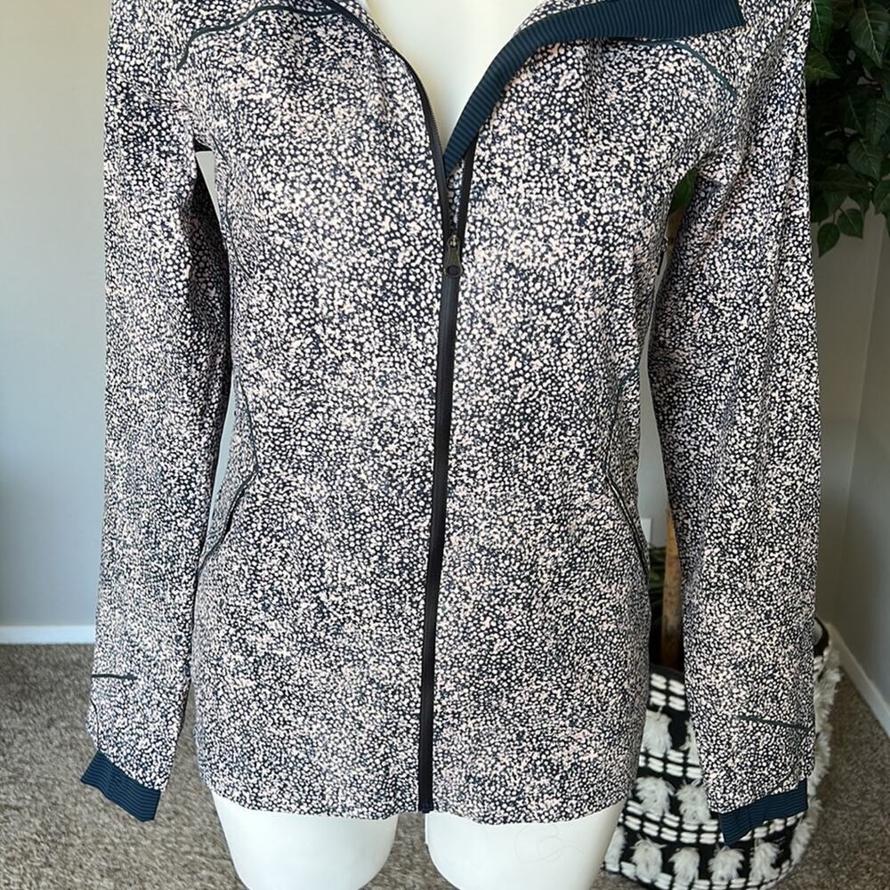 Lululemon Runaway Jacket Pebble Print‎ Parfait 6 - Picture 4 of 12